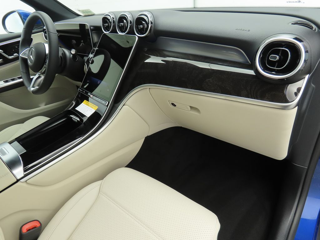 2025 Mercedes-Benz GLC 300 15