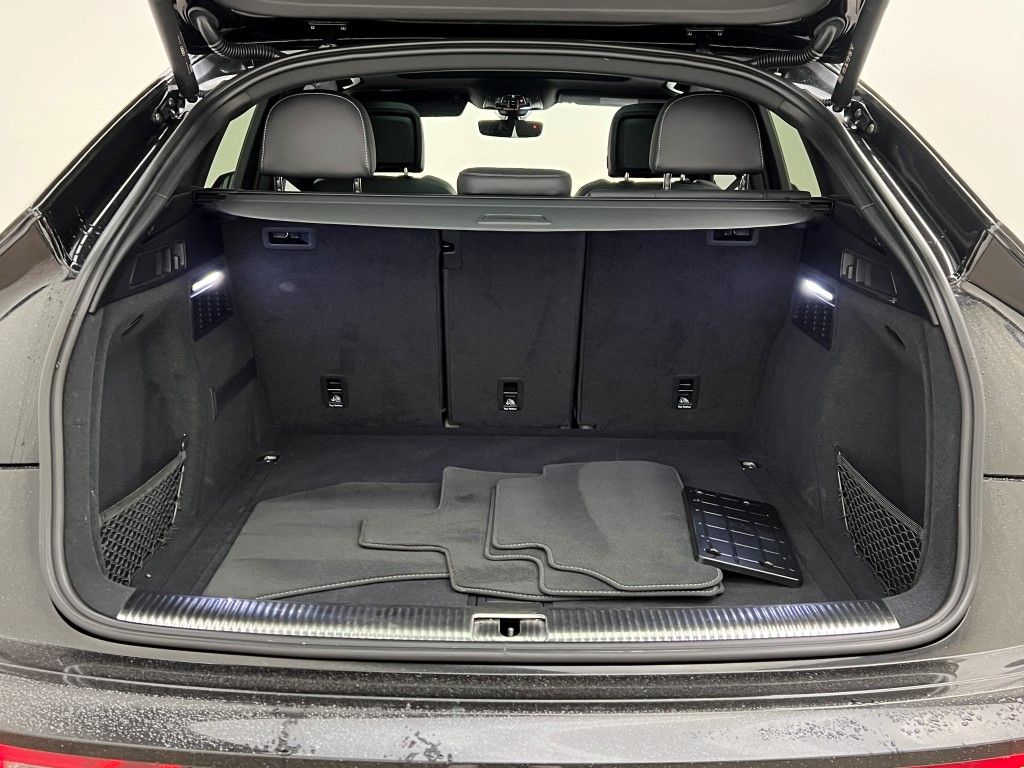 Thumbnail: 2023 Audi SQ5 - 9