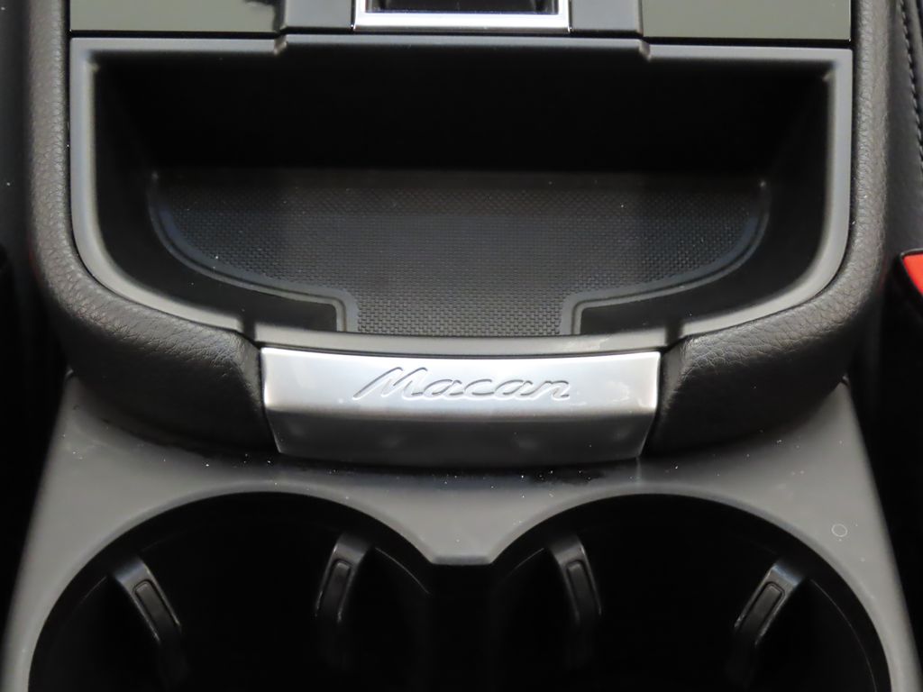 Thumbnail: 2024 Porsche Macan - 28