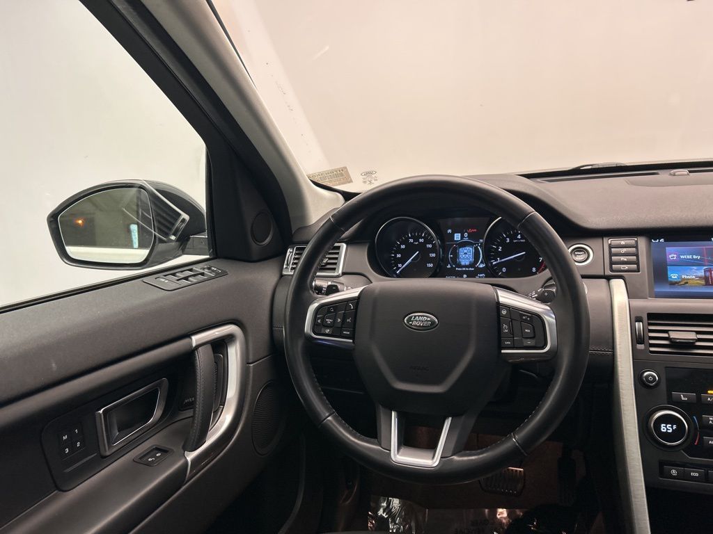 Thumbnail: 2019 Land Rover Discovery Sport - 25