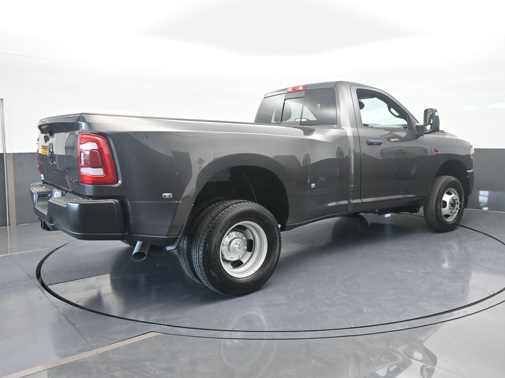 Used 2024 Granite Crystal Metallic Clearcoat Ram Tradesman image 6