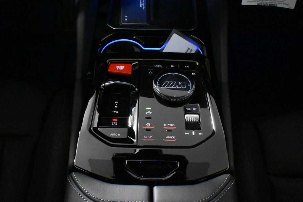 Thumbnail: 2026 BMW M5 - 24