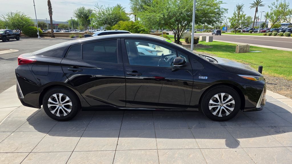 Thumbnail: 2022 Toyota Prius Prime - 4