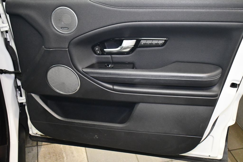 Thumbnail: 2017 Land Rover Range Rover Evoque - 30