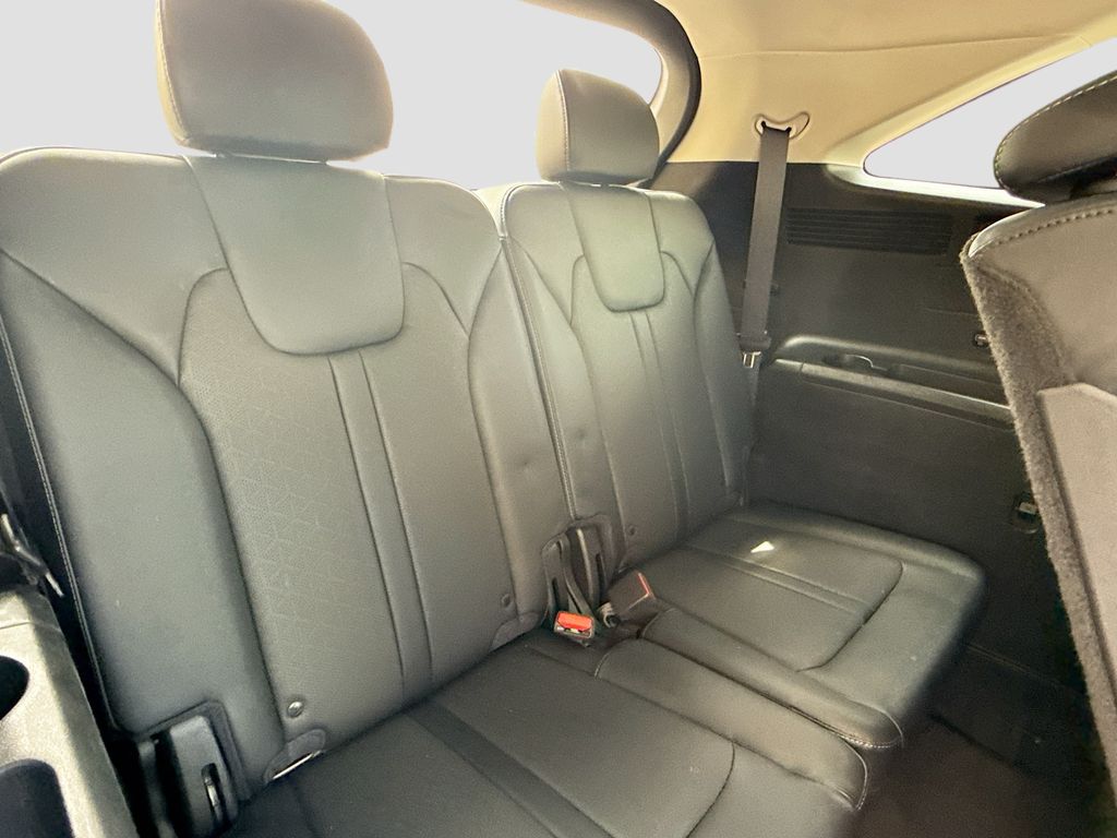 2021 Kia Sorento S 27