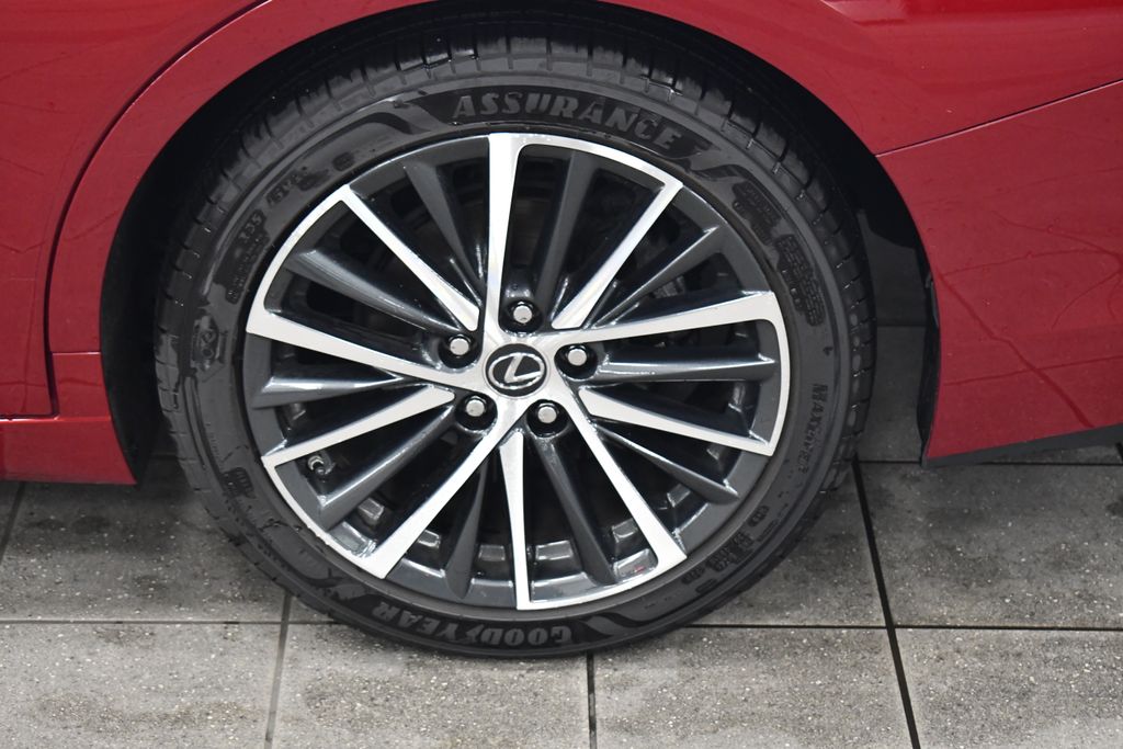 Thumbnail: 2022 Lexus ES - 11
