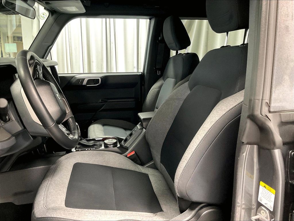 2025 Ford Bronco — photo 10