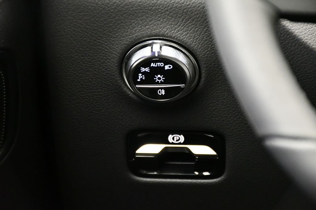 Thumbnail: 2026 Mercedes-Benz GLC - 21