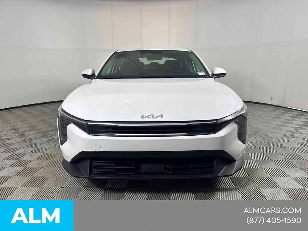 Used 2025 White Kia LXS image 3