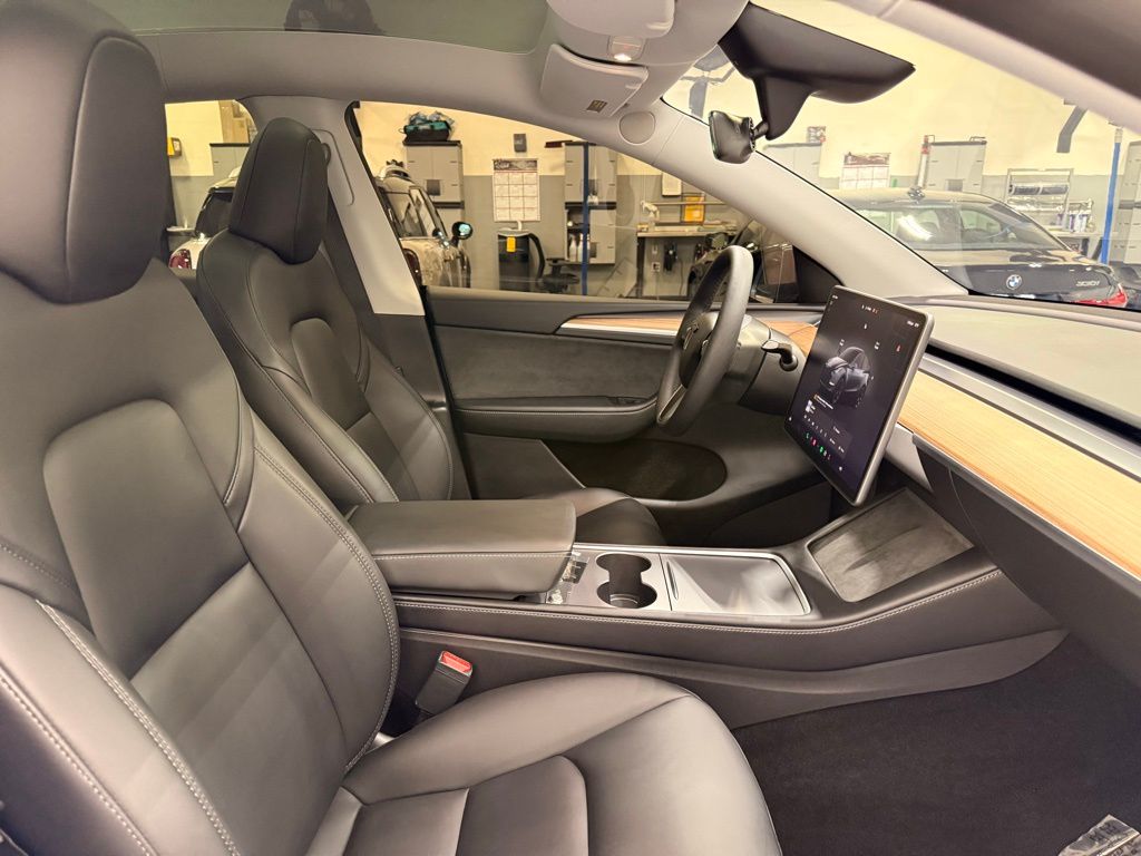 2024 Tesla Model Y Long Range 29