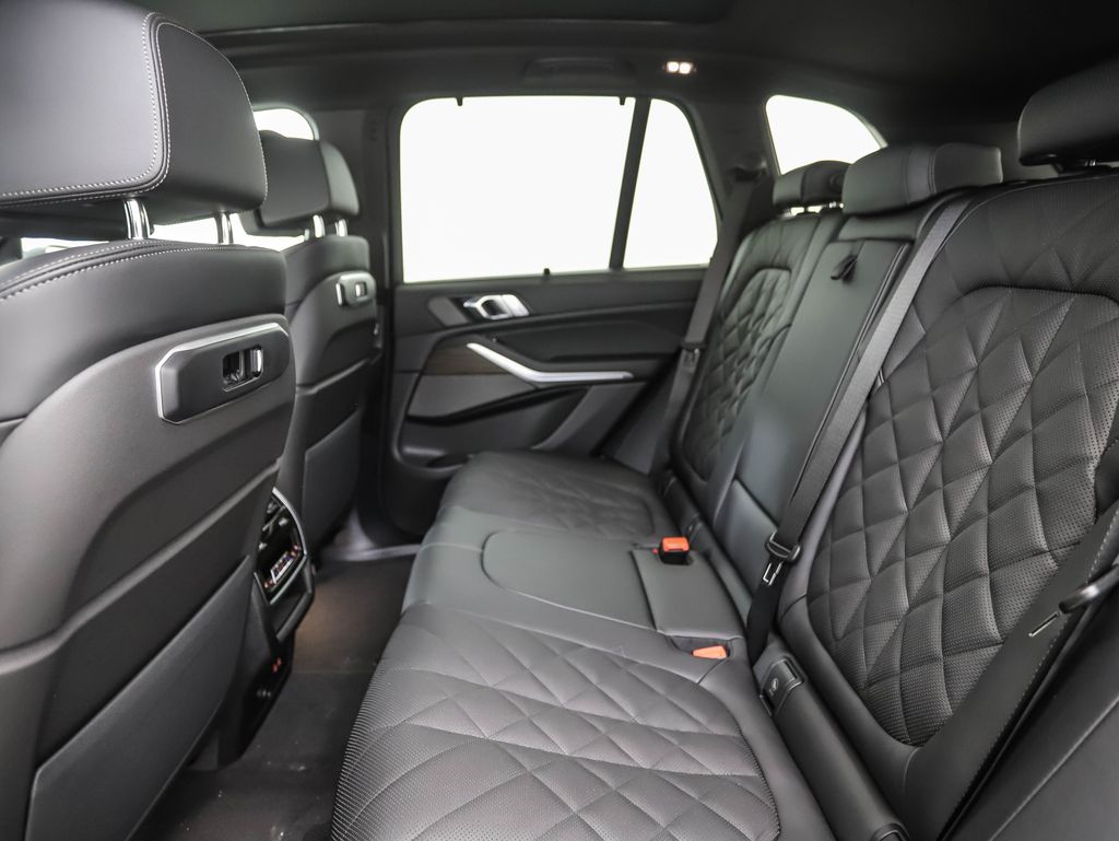 Thumbnail: 2026 BMW X5 - 21