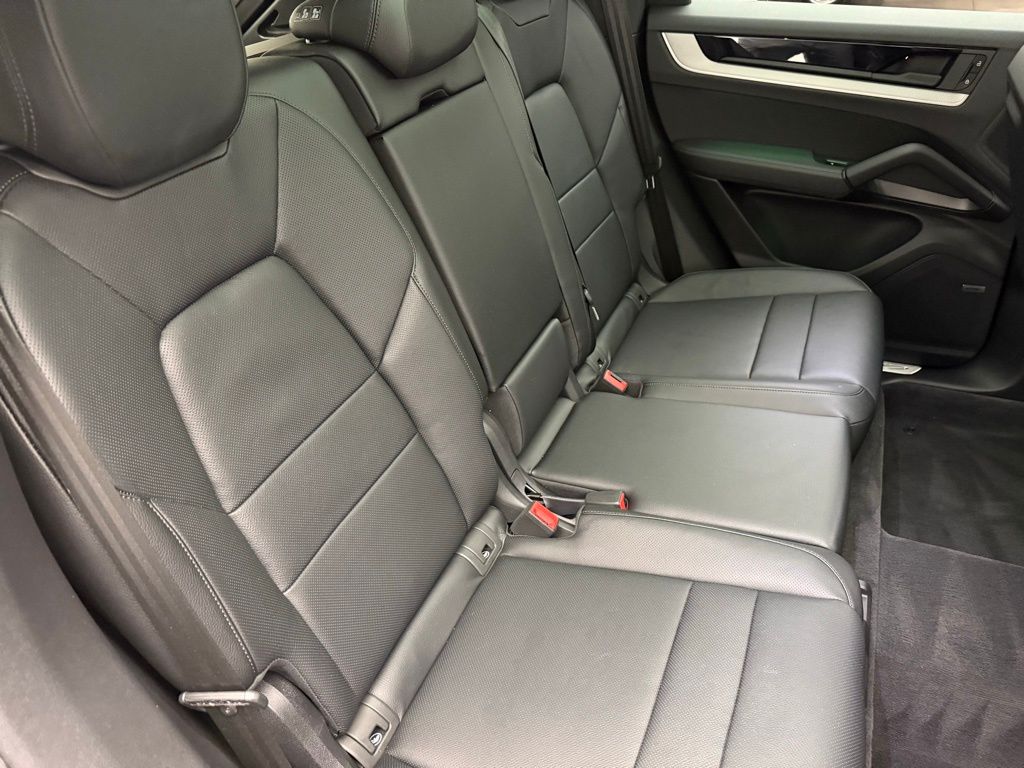 Thumbnail: 2025 Porsche Cayenne - 29