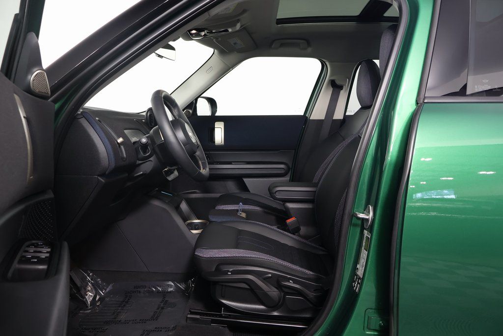2025 MINI Cooper Countryman Signature 10