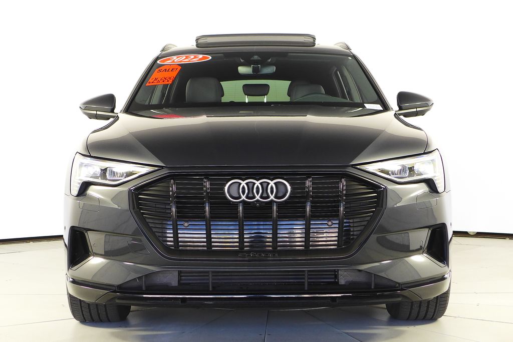 Thumbnail: 2022 Audi e-tron - 3