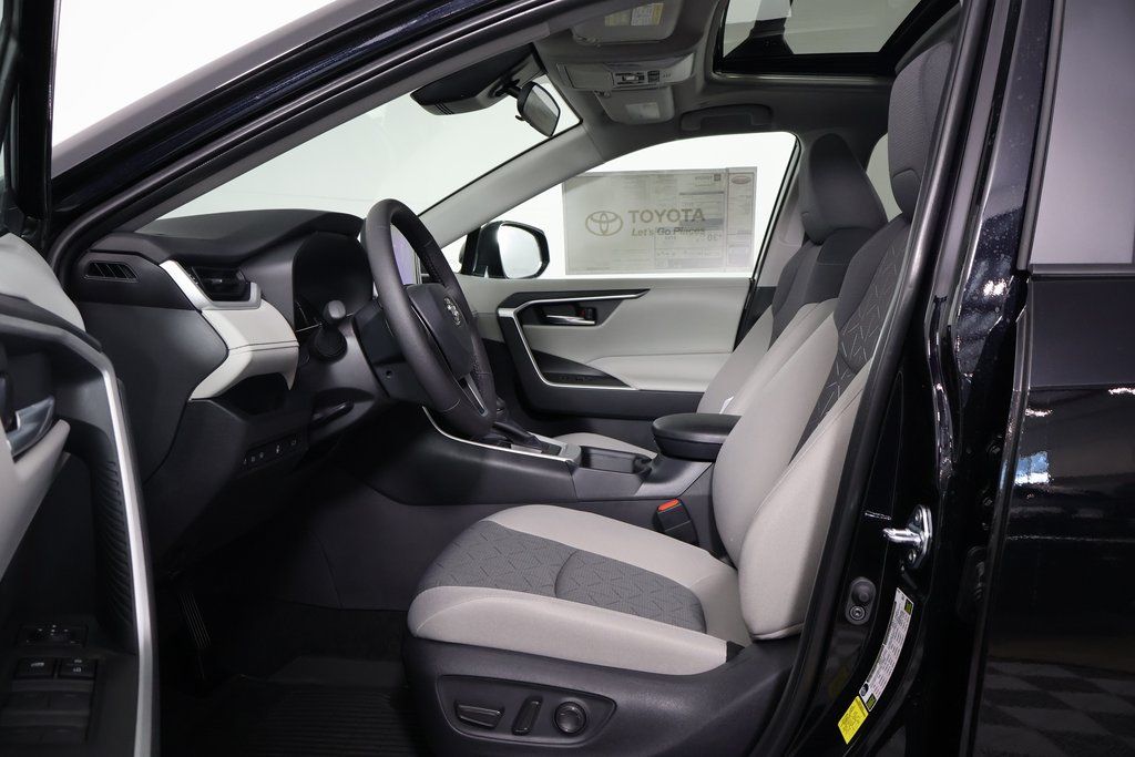 Thumbnail: 2025 Toyota RAV4 - 5