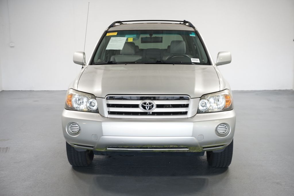Thumbnail: 2004 Toyota Highlander - 2