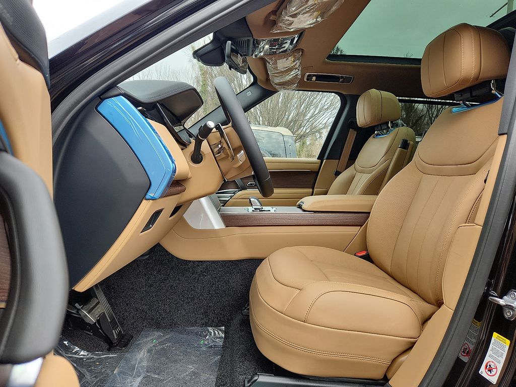 Thumbnail: 2026 Land Rover Range Rover - 6