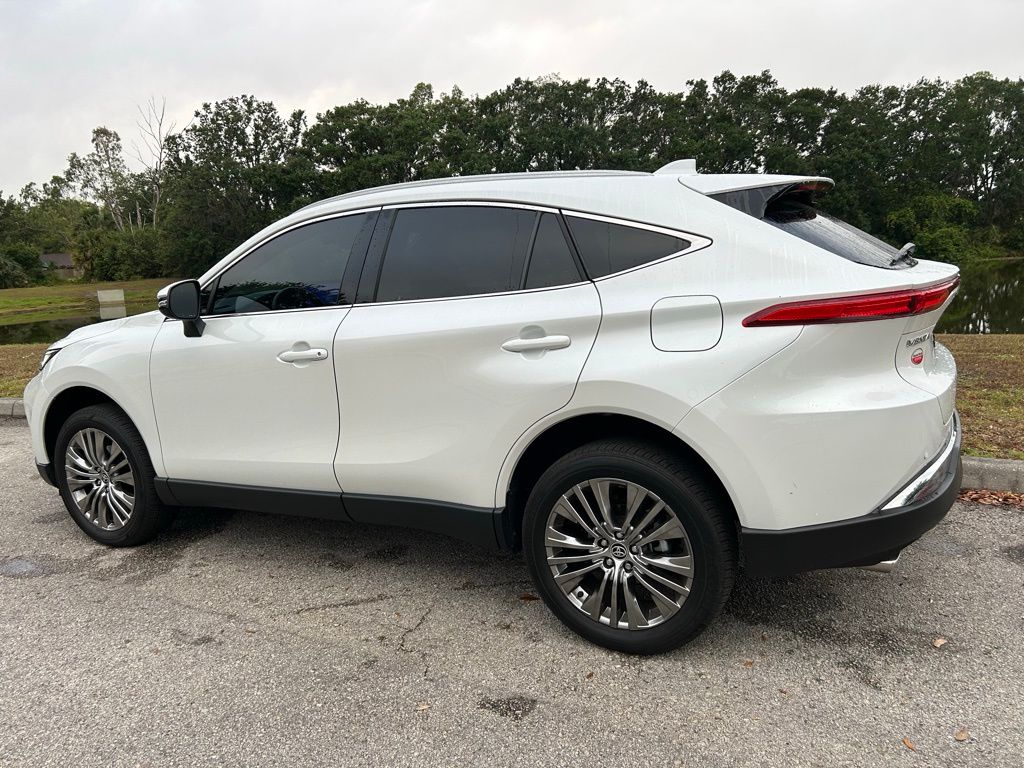 2024 Toyota Venza XLE 3