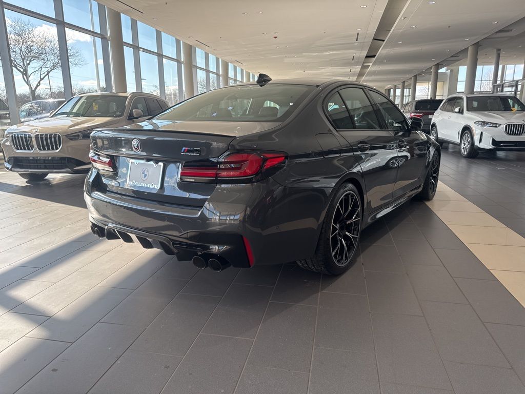 Thumbnail: 2022 BMW M5 - 5