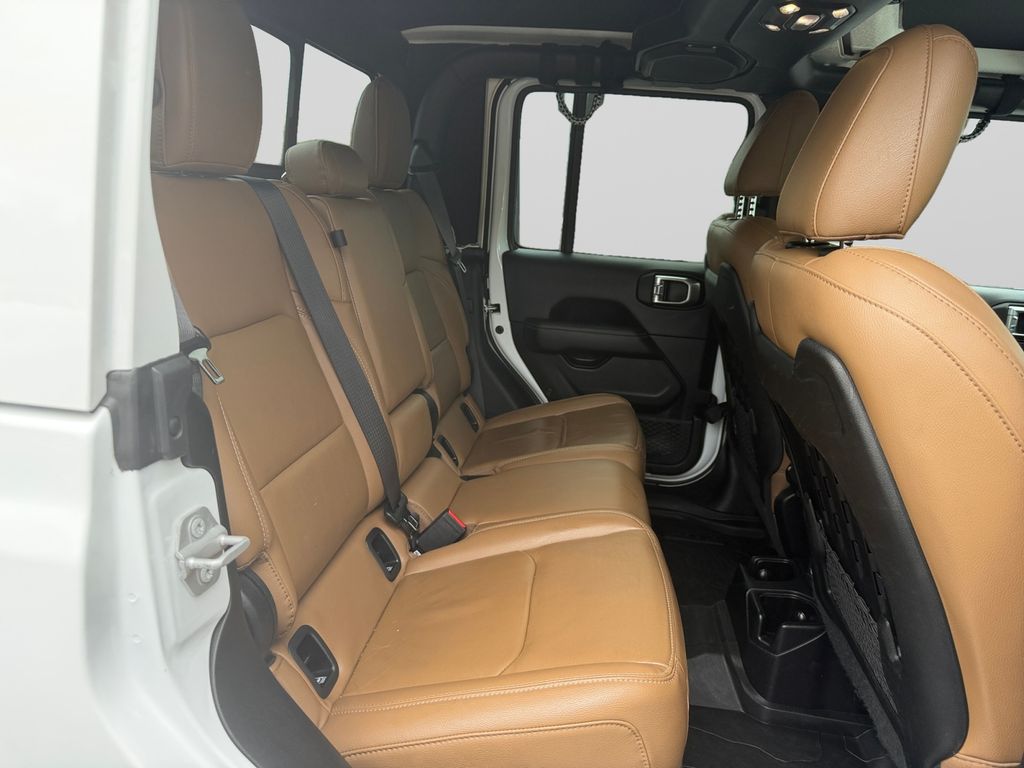 2020 Jeep Gladiator Rubicon White at Sutliff Volkswagen