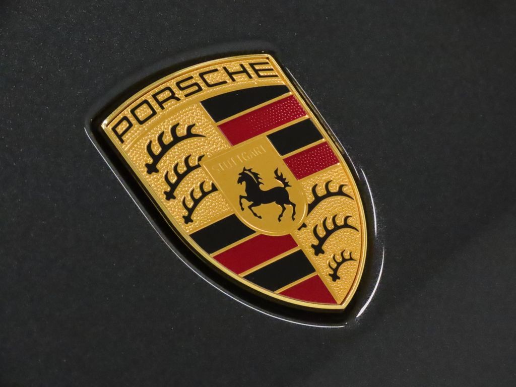 Thumbnail: 2026 Porsche Macan - 14