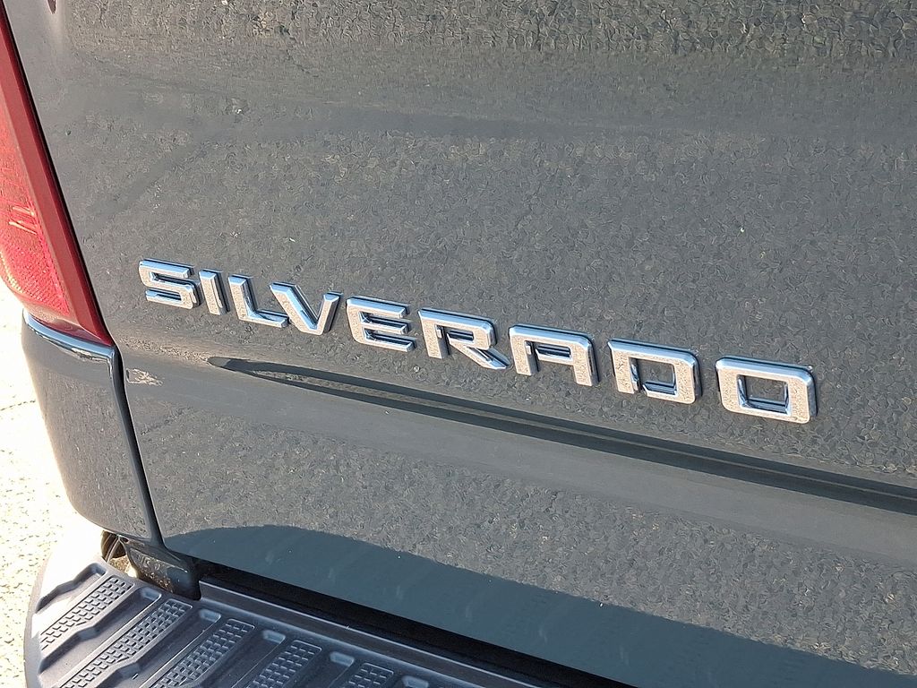 Thumbnail: 2026 Chevrolet Silverado 1500 - 11