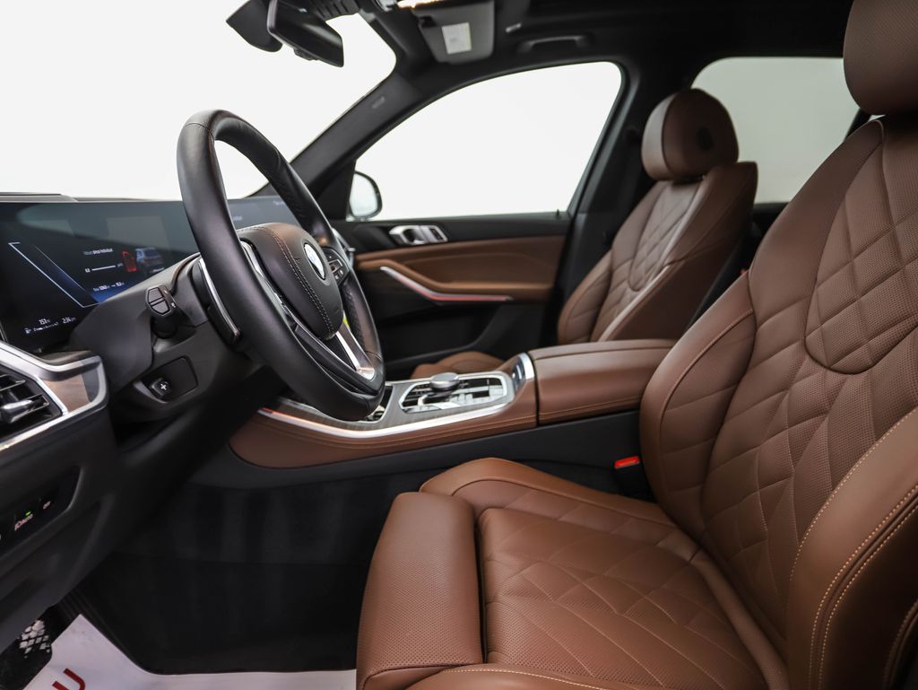 Thumbnail: 2024 BMW X5 - 11