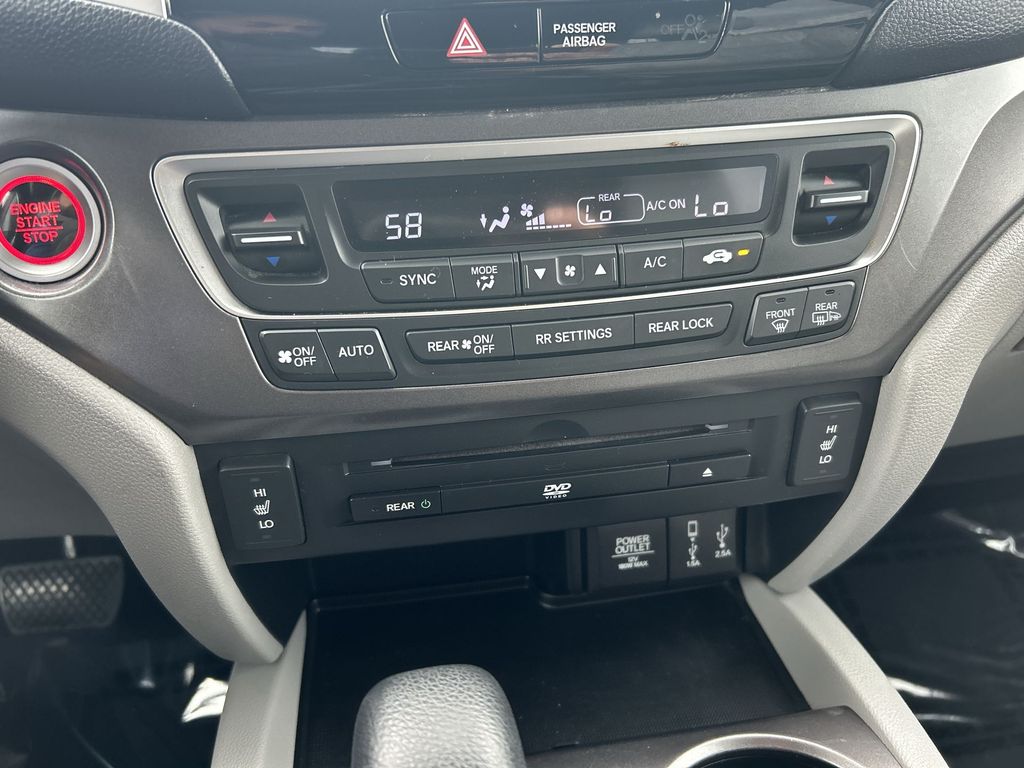 Thumbnail: 2017 Honda Pilot - 18