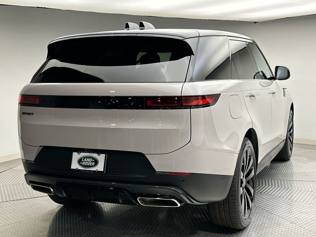 2025 Land Rover Range Rover Sport SE 3