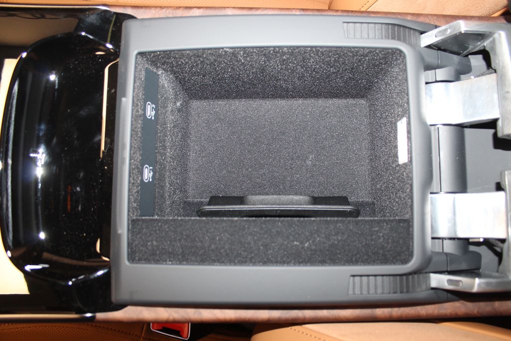 Thumbnail: 2026 Audi A8 - 15