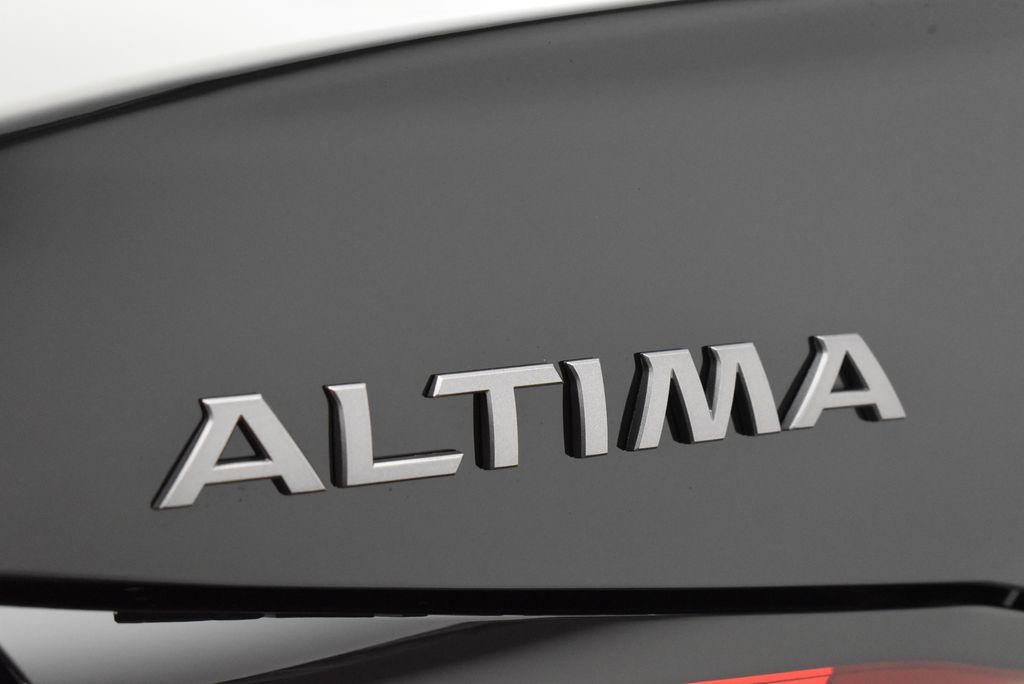 Thumbnail: 2025 Nissan Altima - 9