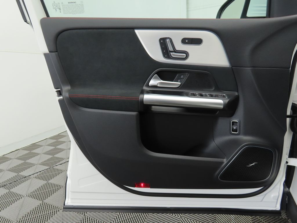 Thumbnail: 2025 Mercedes-Benz GLA - 24