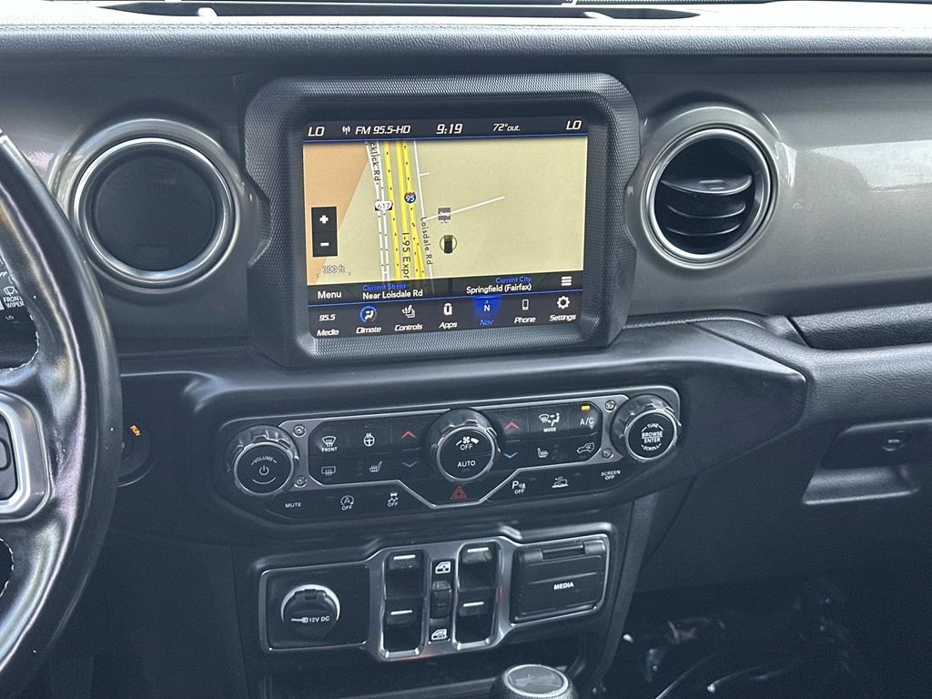 Used 2022 White Jeep Unlimited Sahara image 19