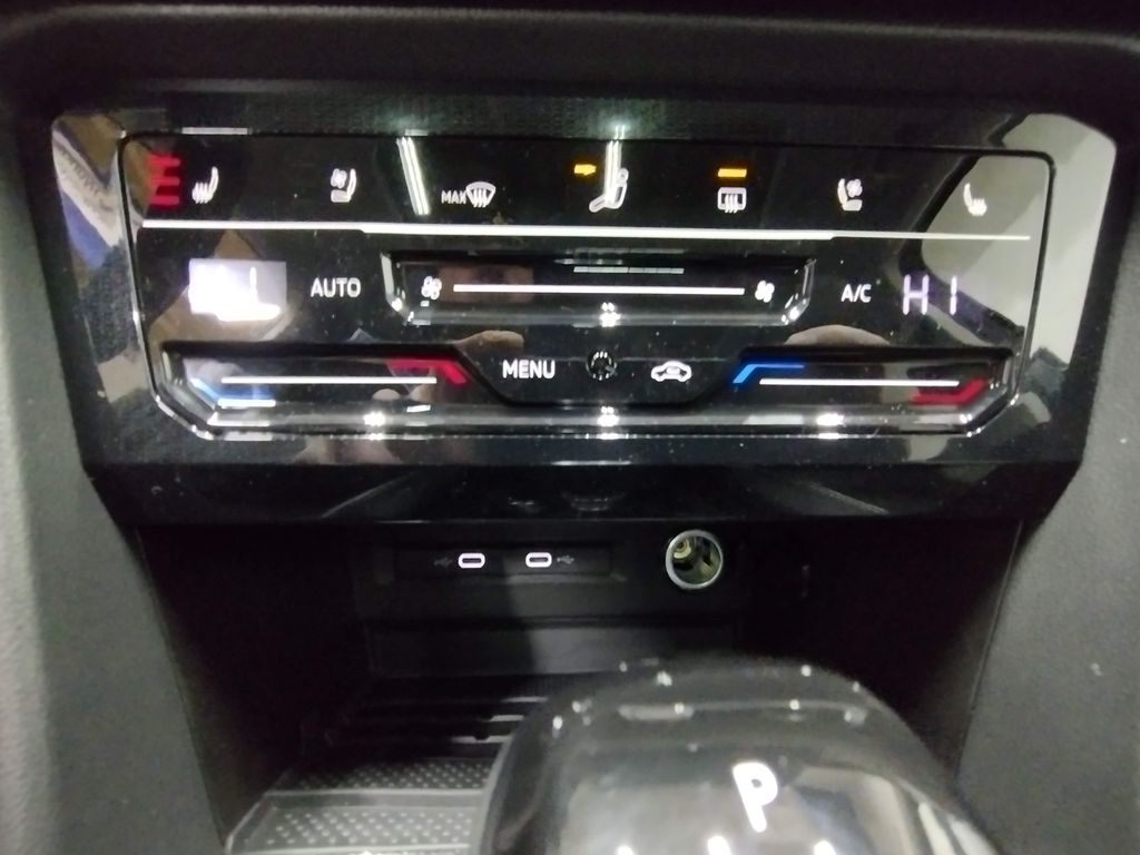 2025 Volkswagen Taos 1.5T SEL