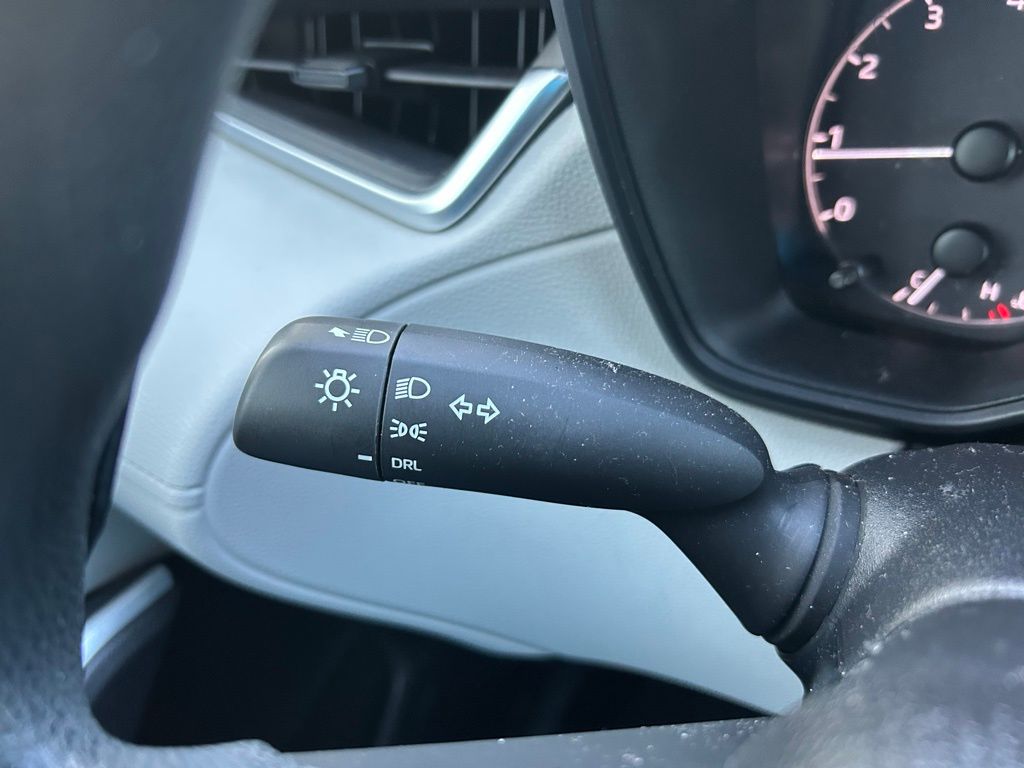 Thumbnail: 2023 Toyota Corolla Cross - 21