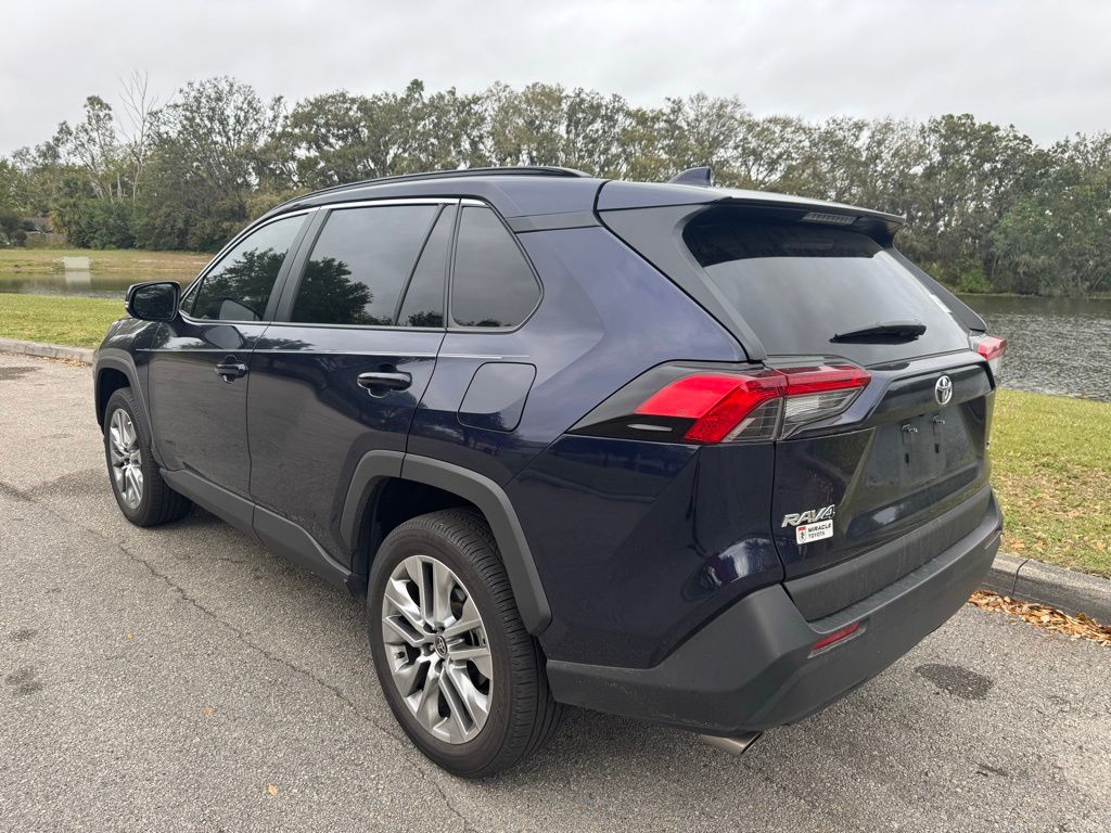 2022 Toyota RAV4 XLE Premium 3