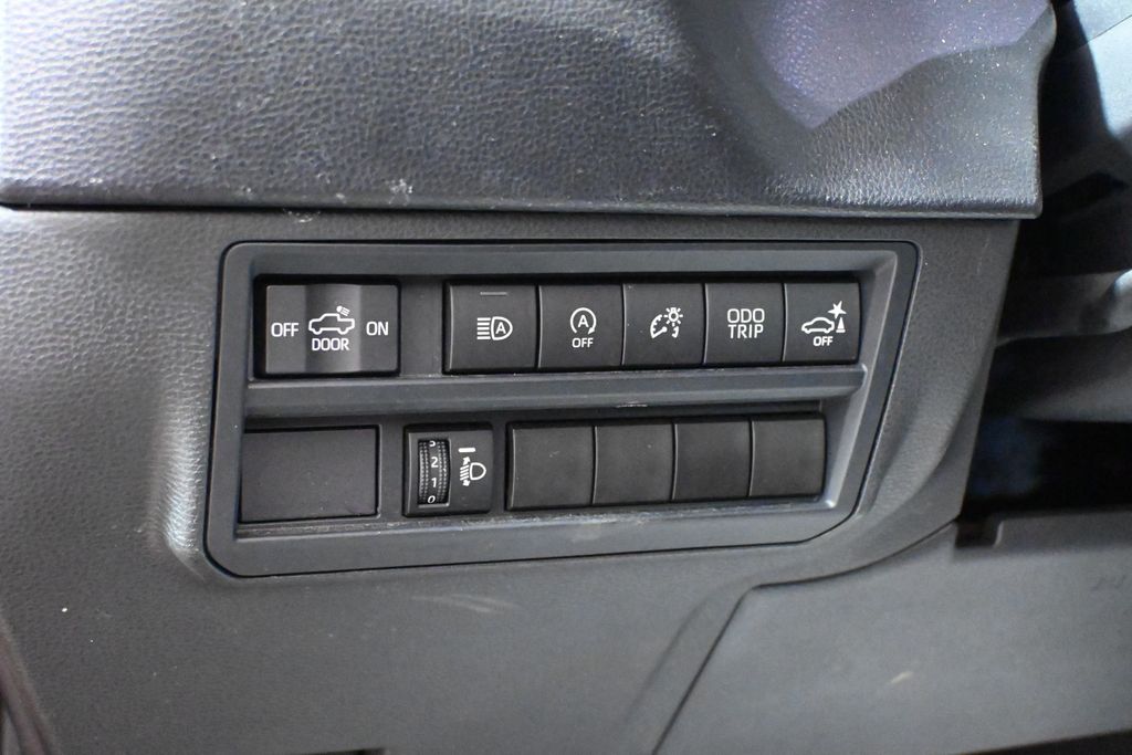 Thumbnail: 2022 Toyota Tundra - 31