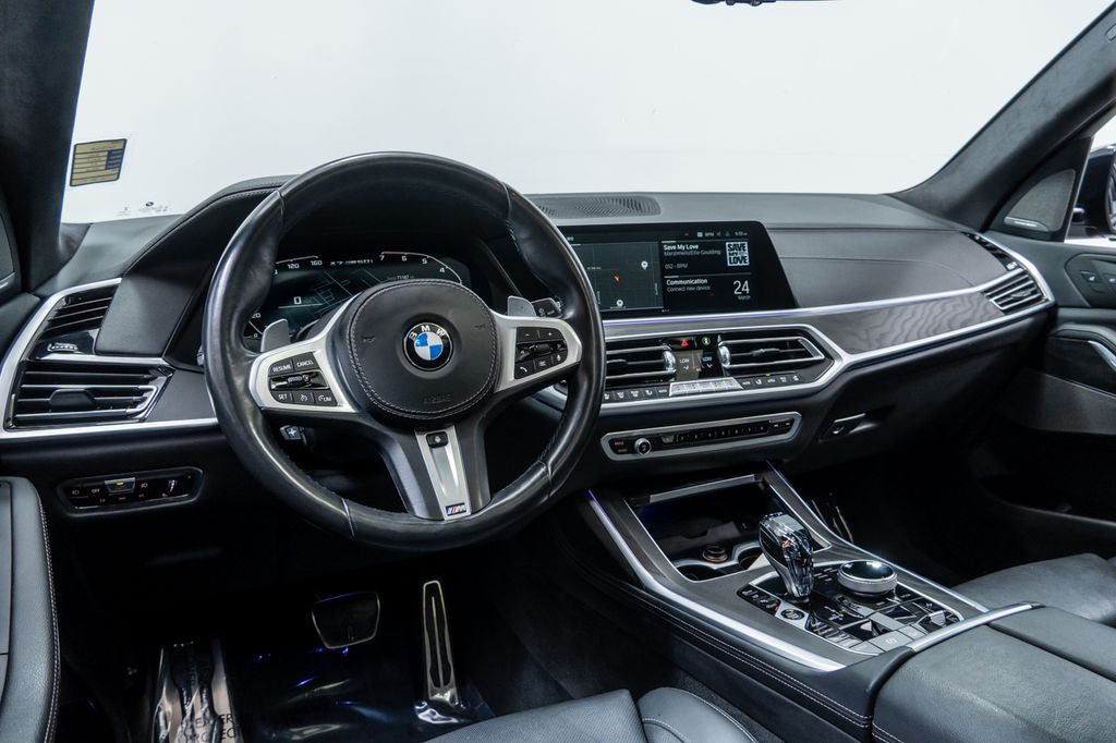 Used 2022 Black BMW M50i image 4