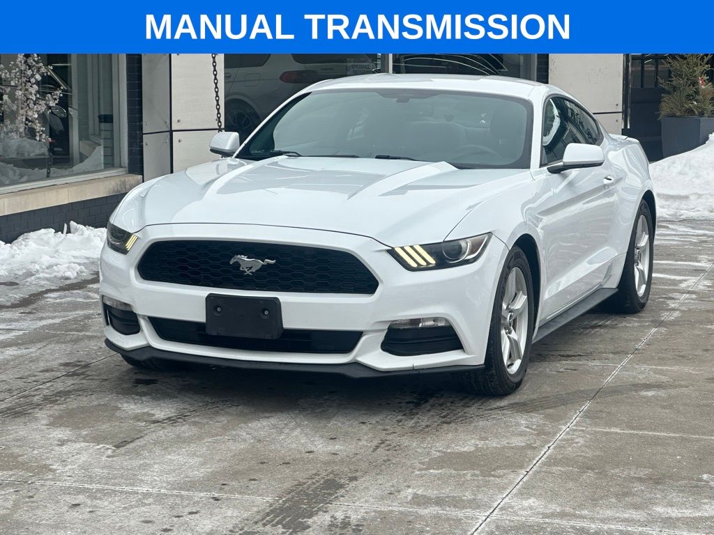 2017 Ford Mustang V6 Coupe RWD