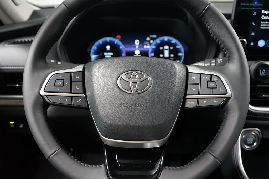 Thumbnail: 2025 Toyota Grand Highlander - 12