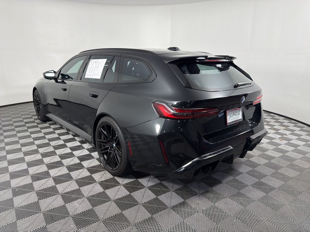 Thumbnail: 2025 BMW M5 - 8