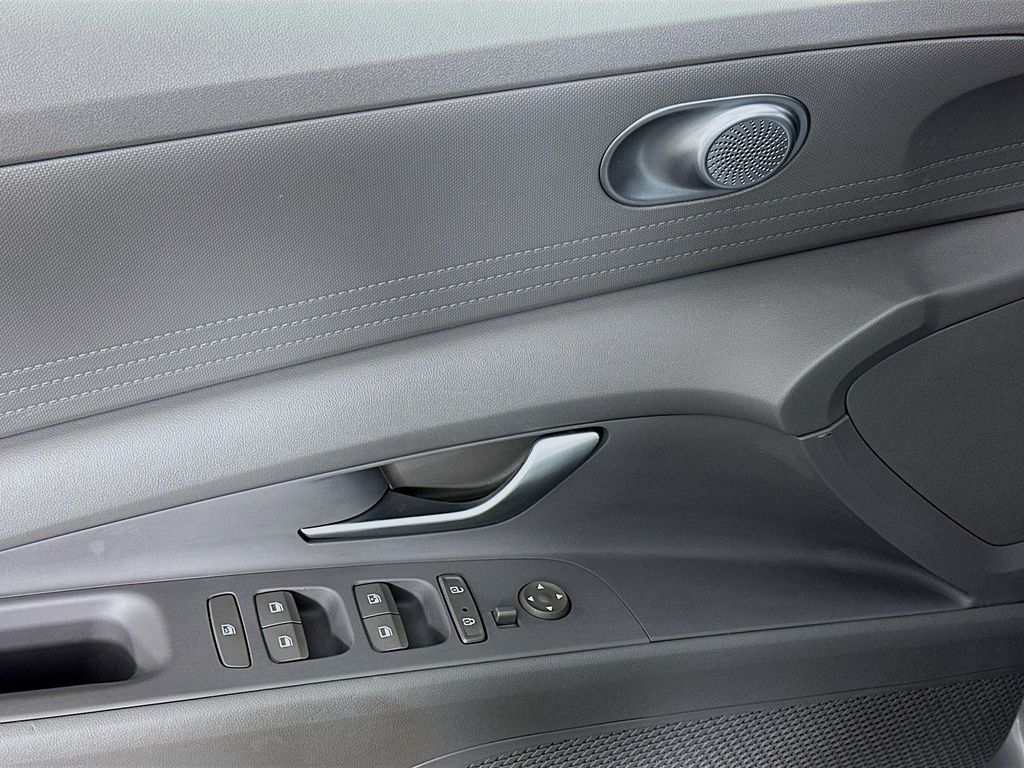 2021 Hyundai Elantra SEL 17