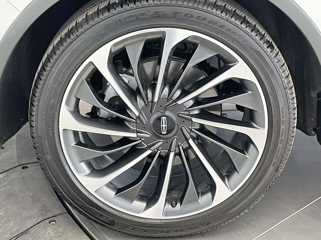 2026 Lincoln Aviator Reserve White at Phil Fitts Ford