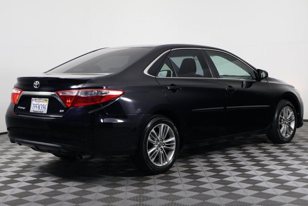 Thumbnail: 2016 Toyota Camry - 4