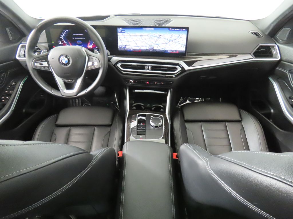 Thumbnail: 2024 BMW 3 Series - 10