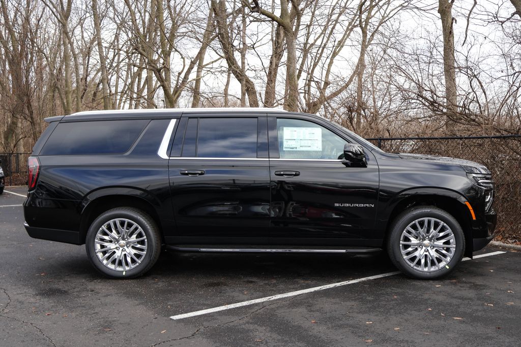 2025 Chevrolet Suburban LS 9