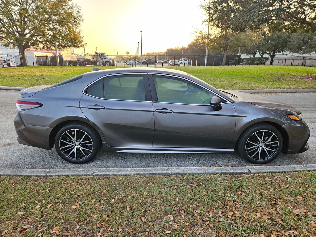 2023 Toyota Camry SE 6