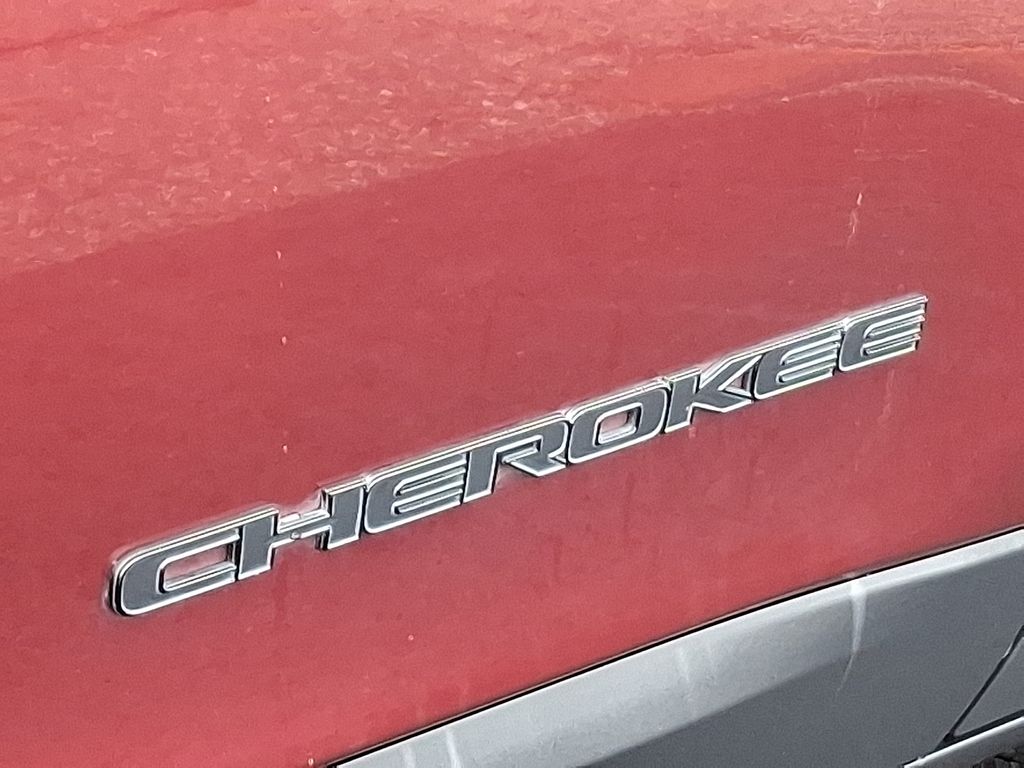 Thumbnail: 2019 Jeep Cherokee - 30