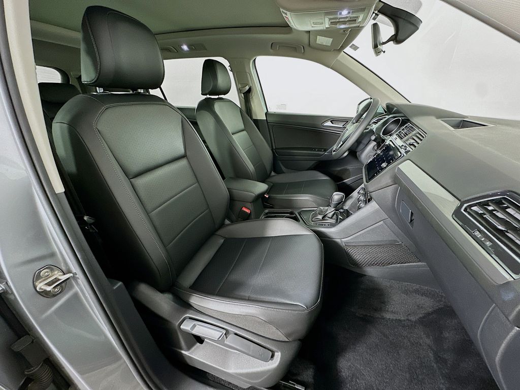 Thumbnail: 2020 Volkswagen Tiguan - 28