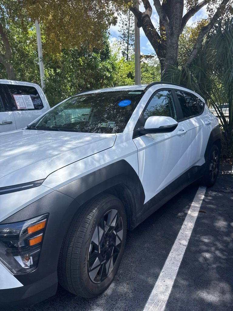 White 2025 Hyundai Kona SEL FWD SUV / Crossover Front-Wheel Drive Continuously Variable Transmission